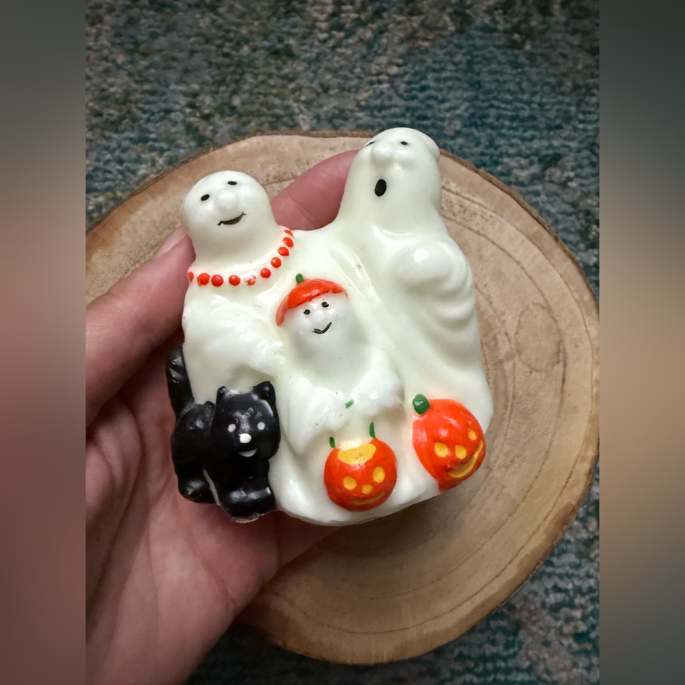 Vintage NOS Avon Halloween ghost black cat glow-in-the-dark wax figurine candle